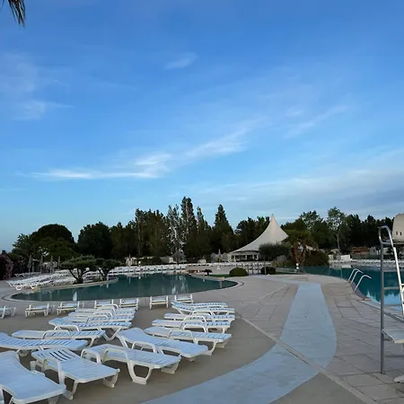 Camping Mobil 3ch Secteur La Prairie Pr62 Derriere La Piscine A La Carabasse Vias