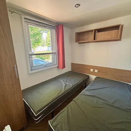 Mobil 3ch Secteur La Prairie Pr62 Derriere La Piscine A La Carabasse Campingplads *